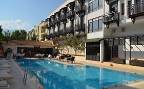 เมลิสซา โมเมนต์ อพาร์ต